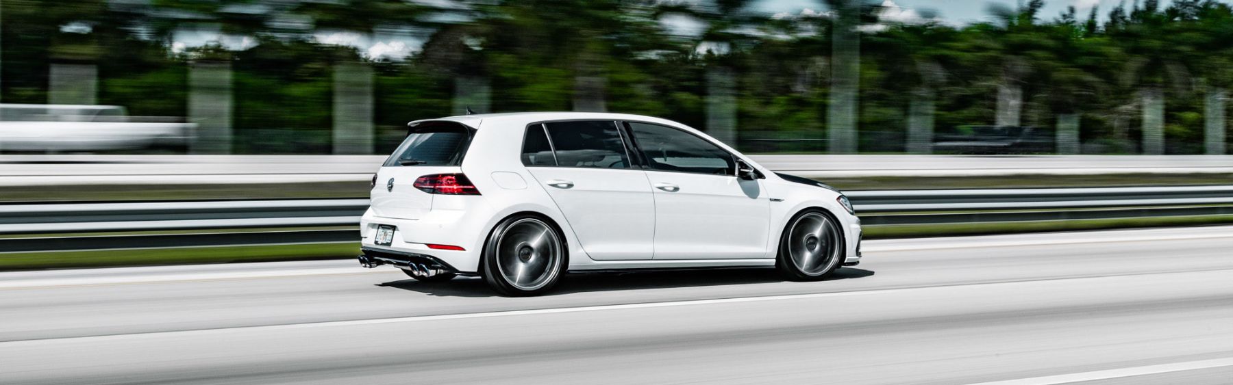 Volkswagen Golf Mk7 R