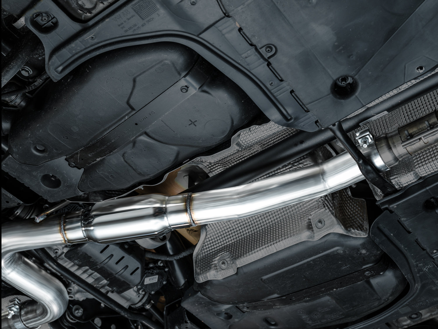 AWE Exhaust for Volkswagen MK8 Golf R