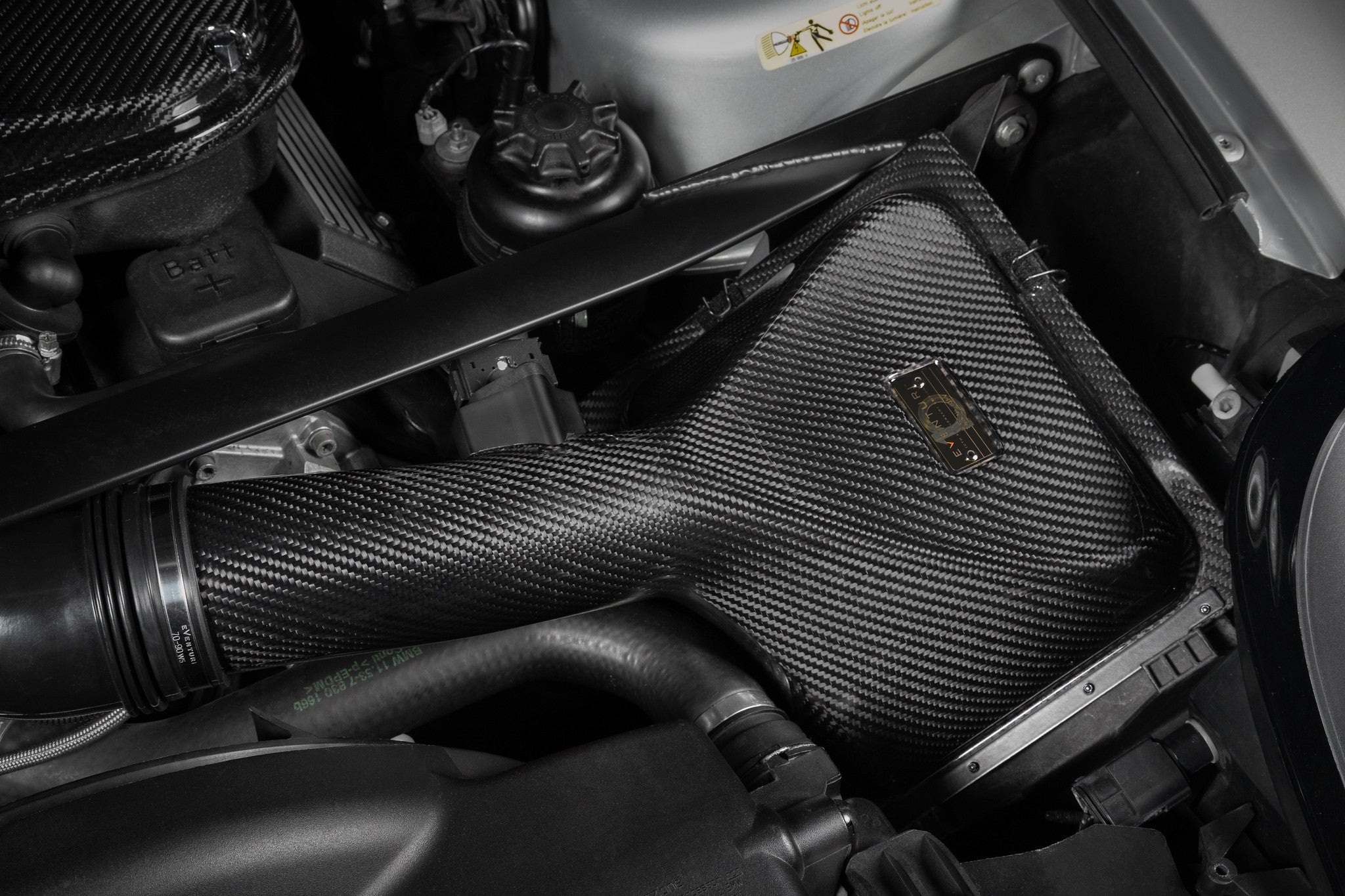 Eventuri BMW Z8 Intake System in Gloss Carbon Fiber