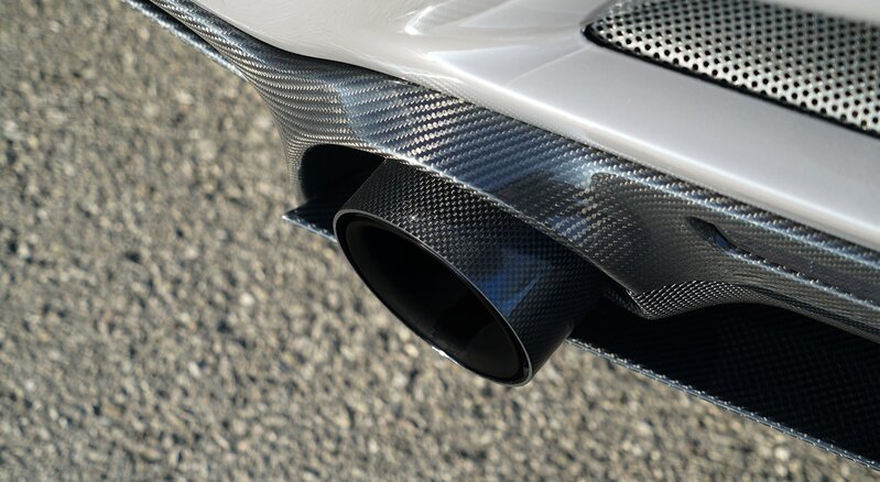 Novitec Ferrari F8 Tributo/Spider | Carbon - Stainless Steel Tailpipes (Visible Carbon)