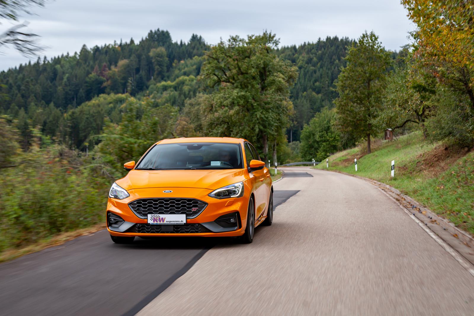 KW Coilover suspension V3 inox (incl. deactivation for electronic dampers) FORD FOCUS IV (HN) 01/2018- (35230088)