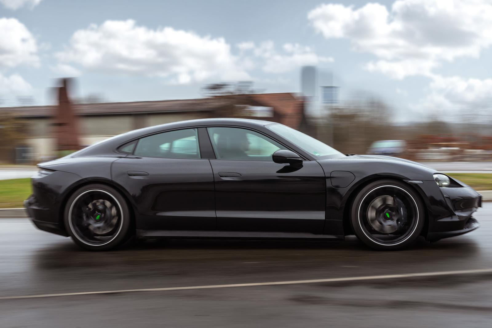 KW Coilover suspension V4 (incl. deactivation for electronic dampers) PORSCHE TAYCAN (Y1A) 05/2019-