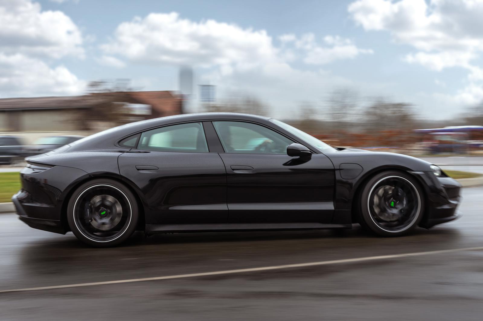 KW Coilover suspension V4 (incl. deactivation for electronic dampers) PORSCHE TAYCAN (Y1A) 05/2019-