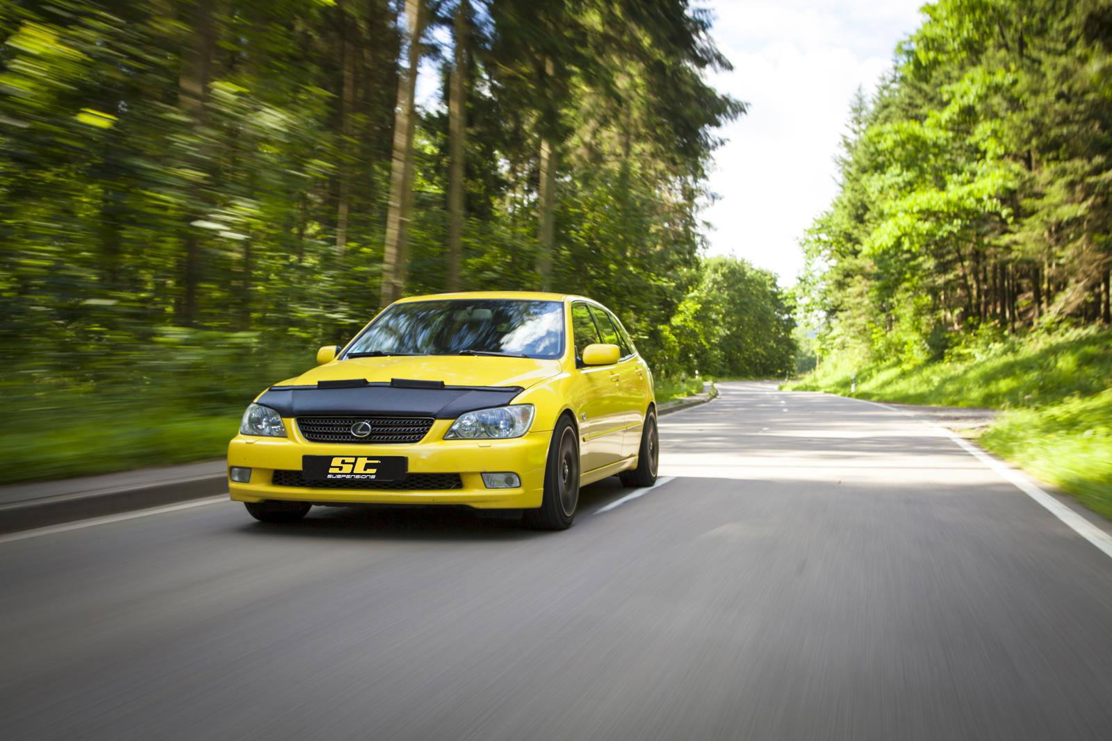 ST Coilovers ST XTA galvanized steel (adjustable damping with top mounts) LEXUS IS I (_E1_) 04/1999-07/2005