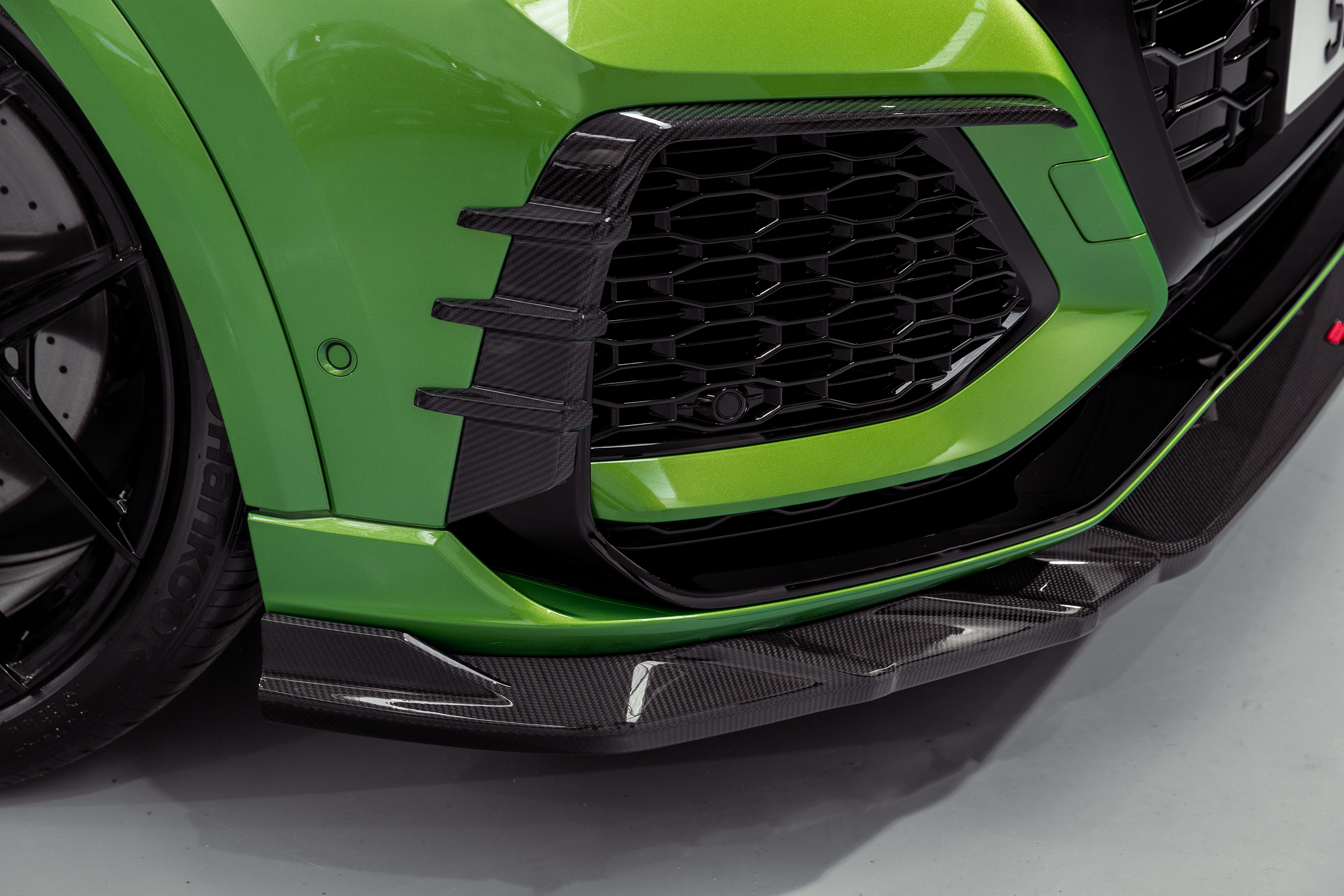 Urban Carbon Fibre Aero Kit for Audi RSQ8