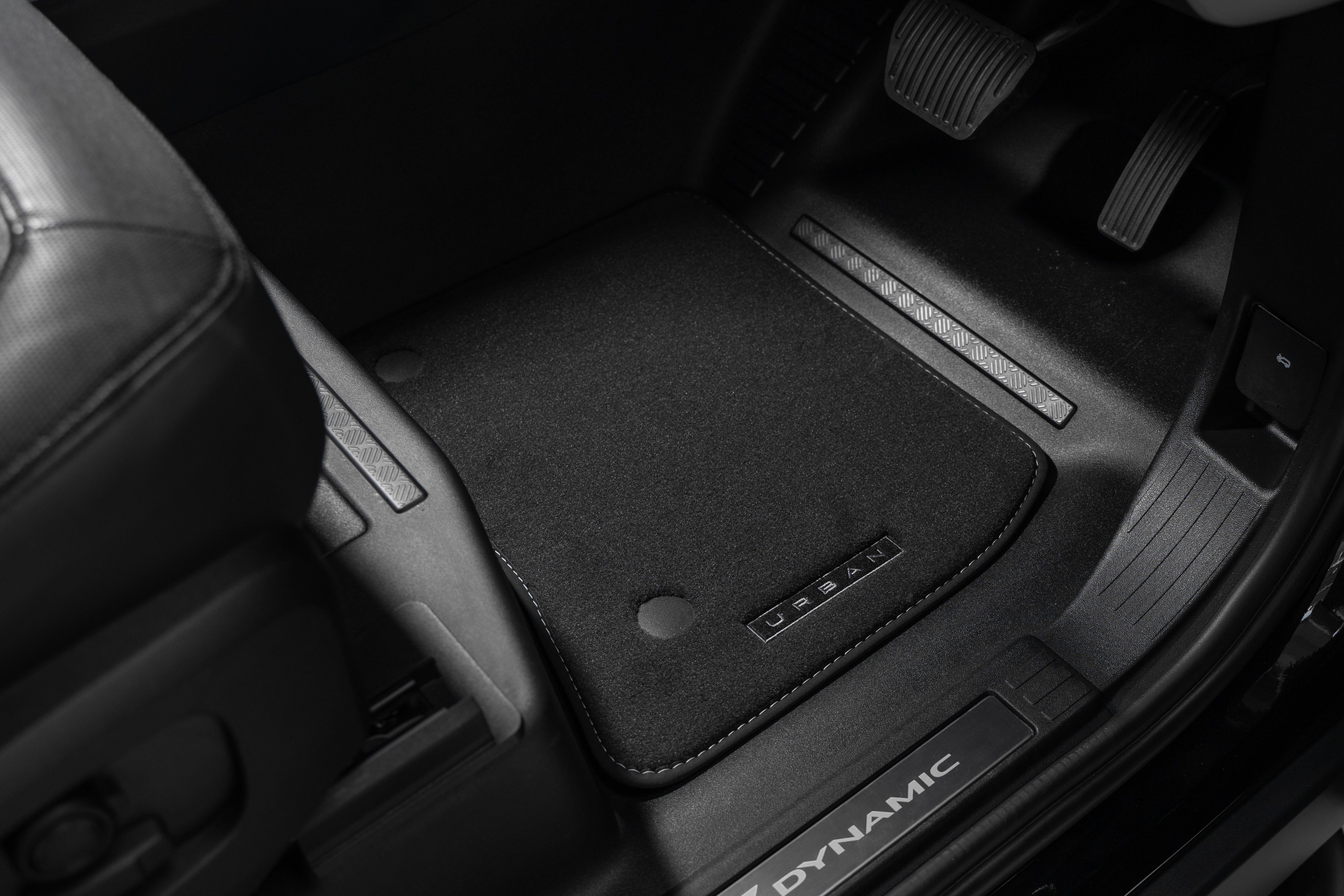 Urban Defender 90 / 110 Carpet Floor Mat Set