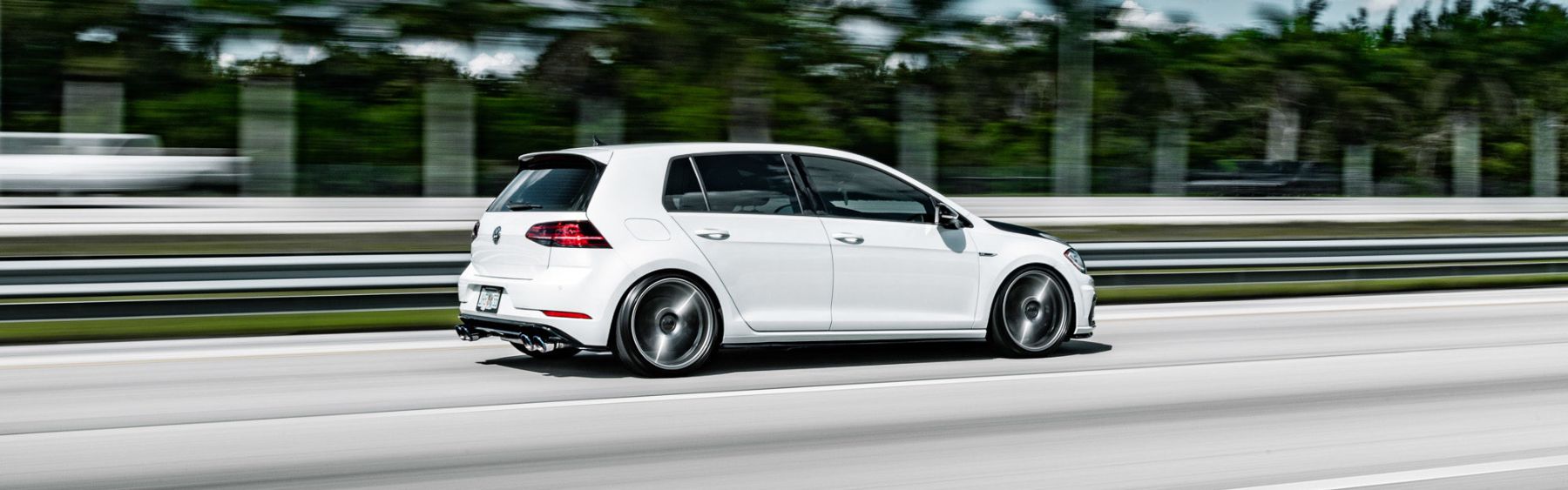 Volkswagen Golf Mk7 R