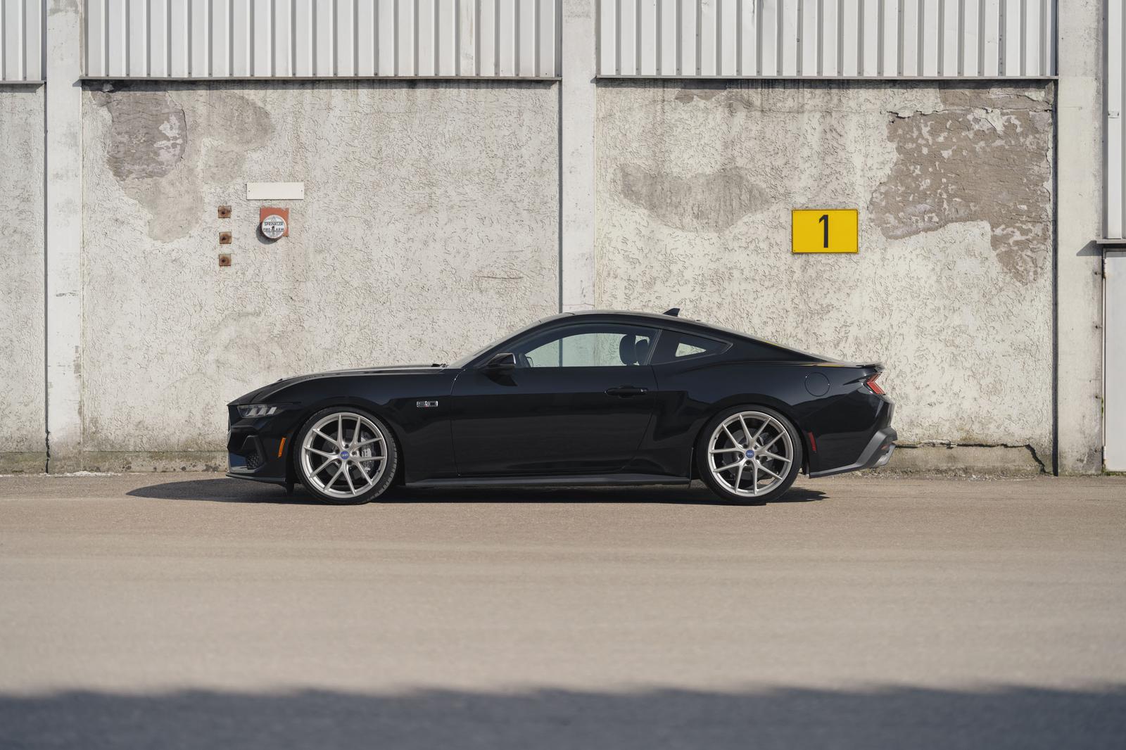 KW Coilover suspension V3 Clubsport incl. top mounts FORD USA MUSTANG Coupe 02/2014- (35230879)