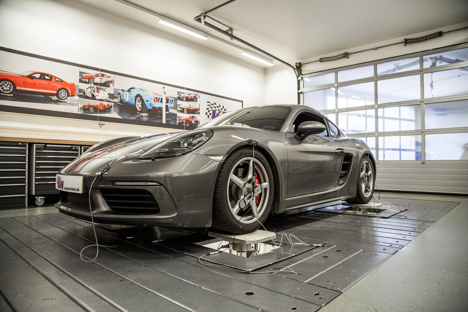 KW Coilover kit V3 w. HLS 2 Hydraulik Liftsystem for Porsche Boxster (981) 04/2012-03/2016