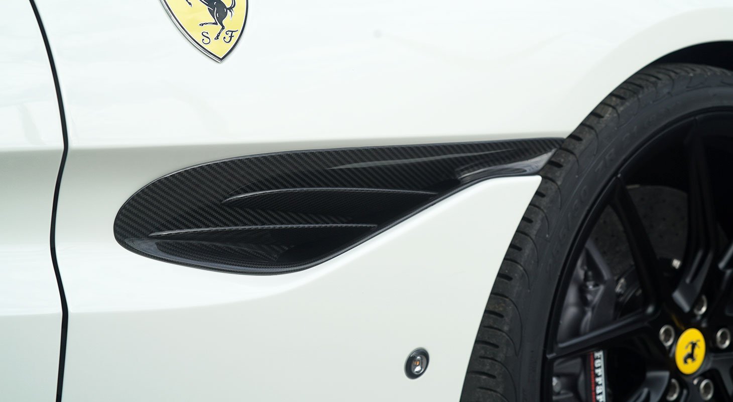 Novitec Ferrari Portofino/M | Insert For Air Outlet Front Fenders - Visible Ferrari Carbon