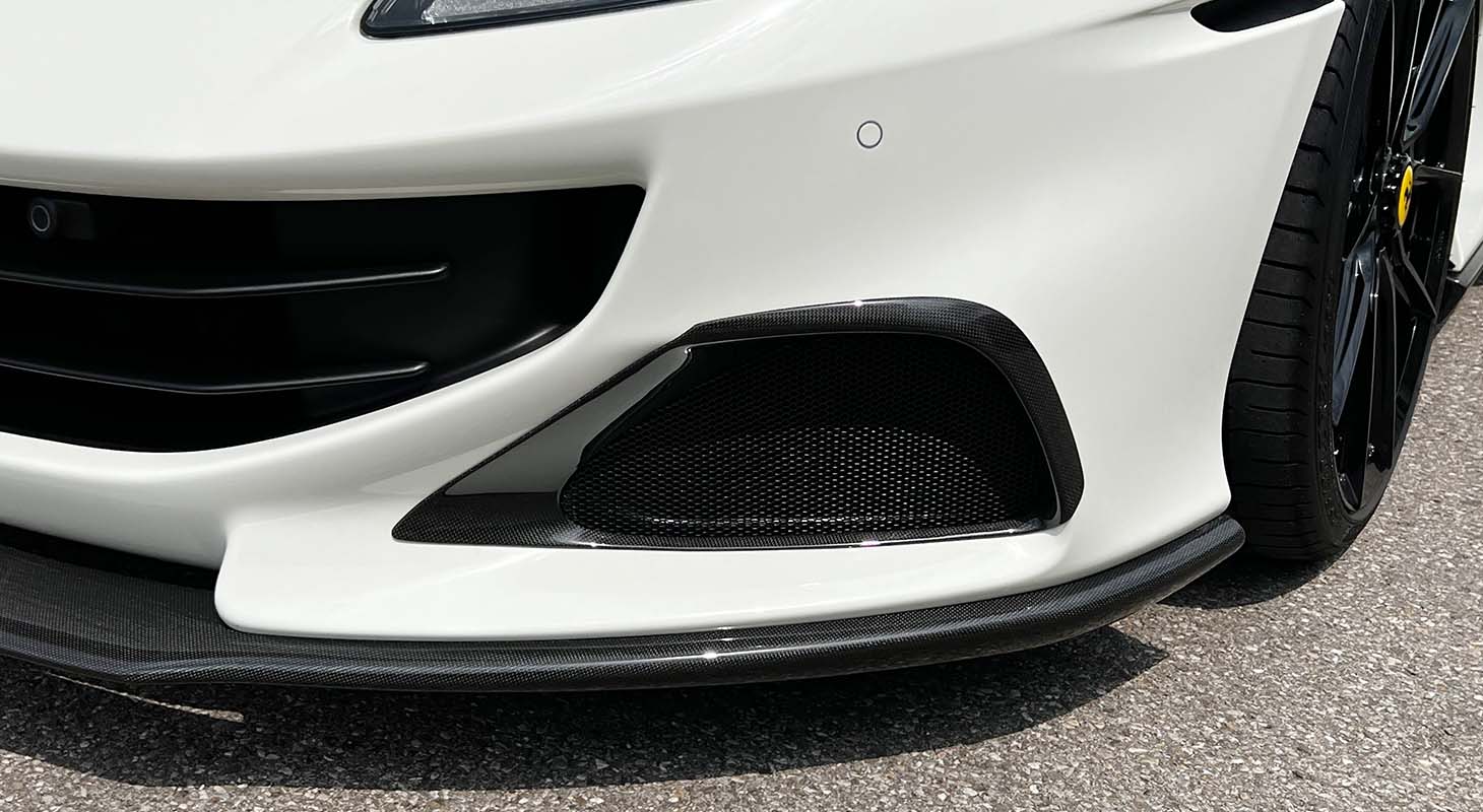 Novitec Ferrari Portofino M | Front-Inlet - Visible Ferrari Carbon