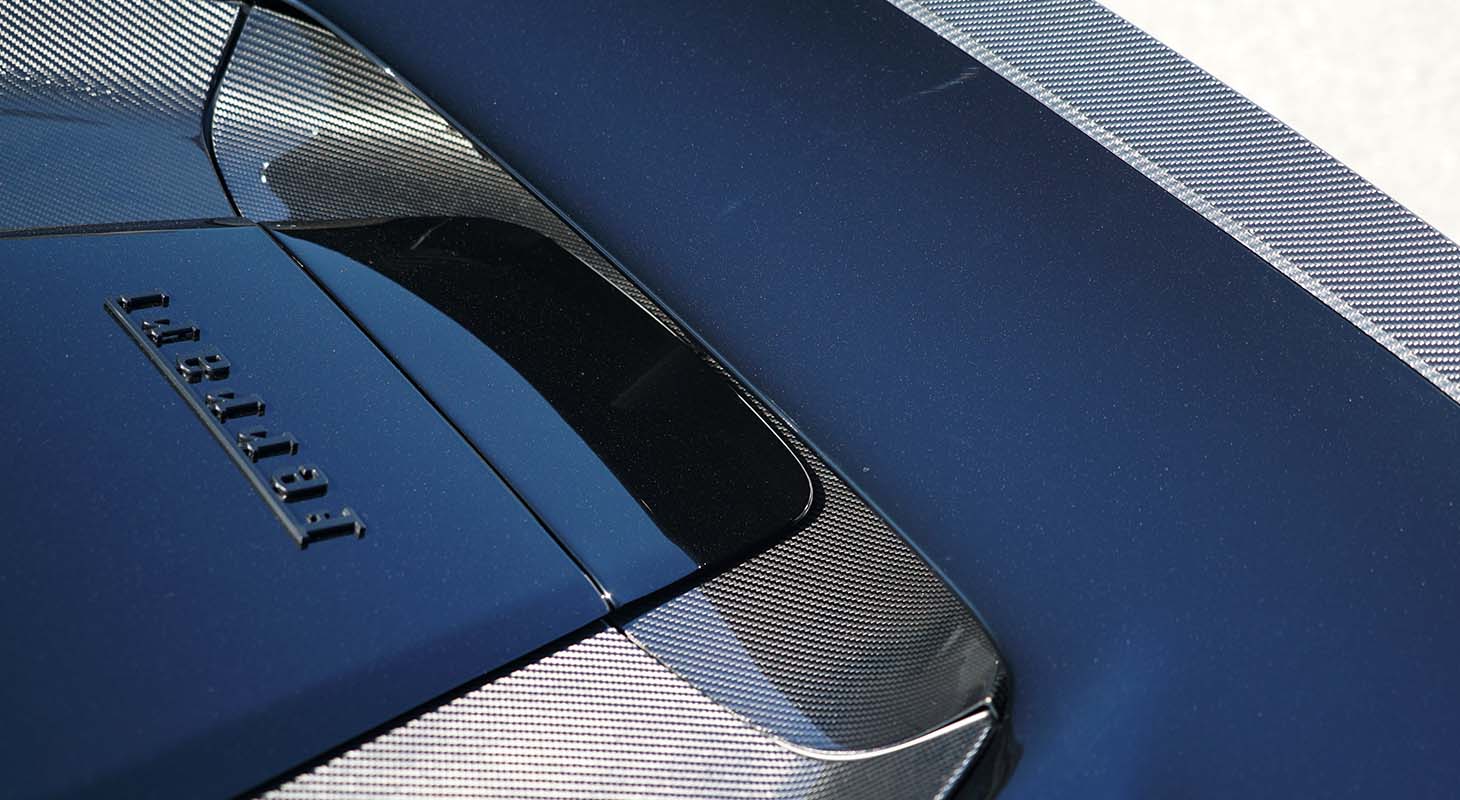 Novitec Ferrari F8 Spider | Extension Cover Engine - Visible Ferrari Carbon