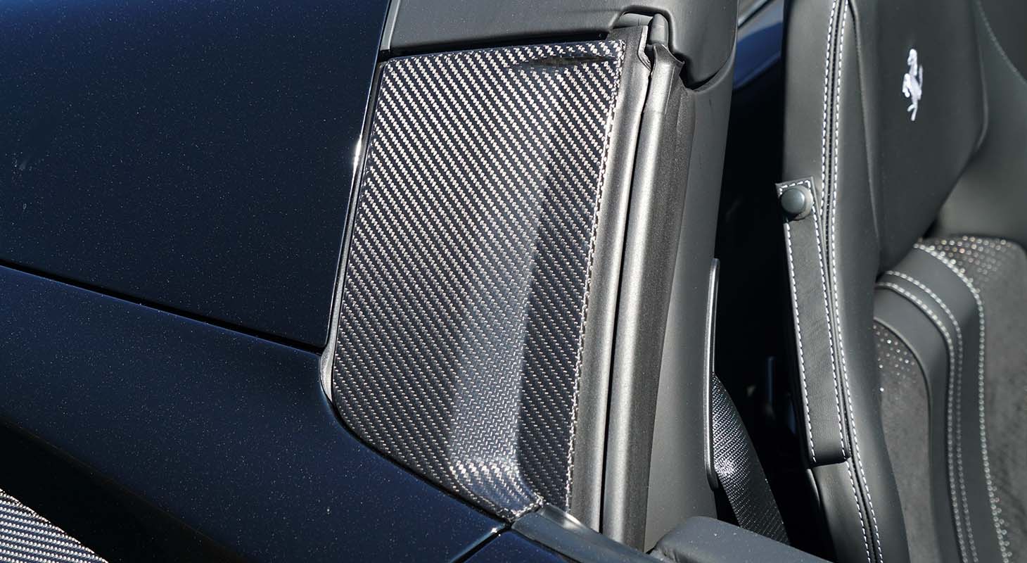 Novitec Ferrari F8 Spider | Cover B-Pillar - Visible Ferrari Carbon