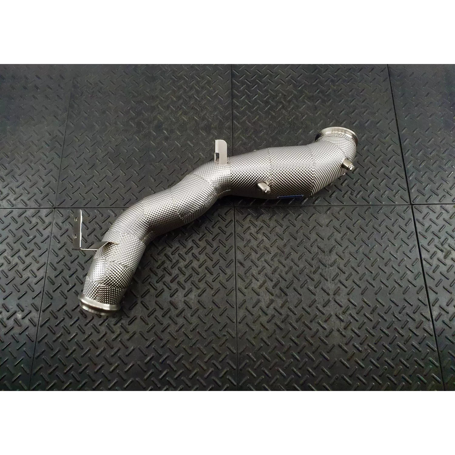Redstar Catless Downpipe for C-class W206 AMG C43 / C63S E-Perf 2.0 M139L Engine 2022-present