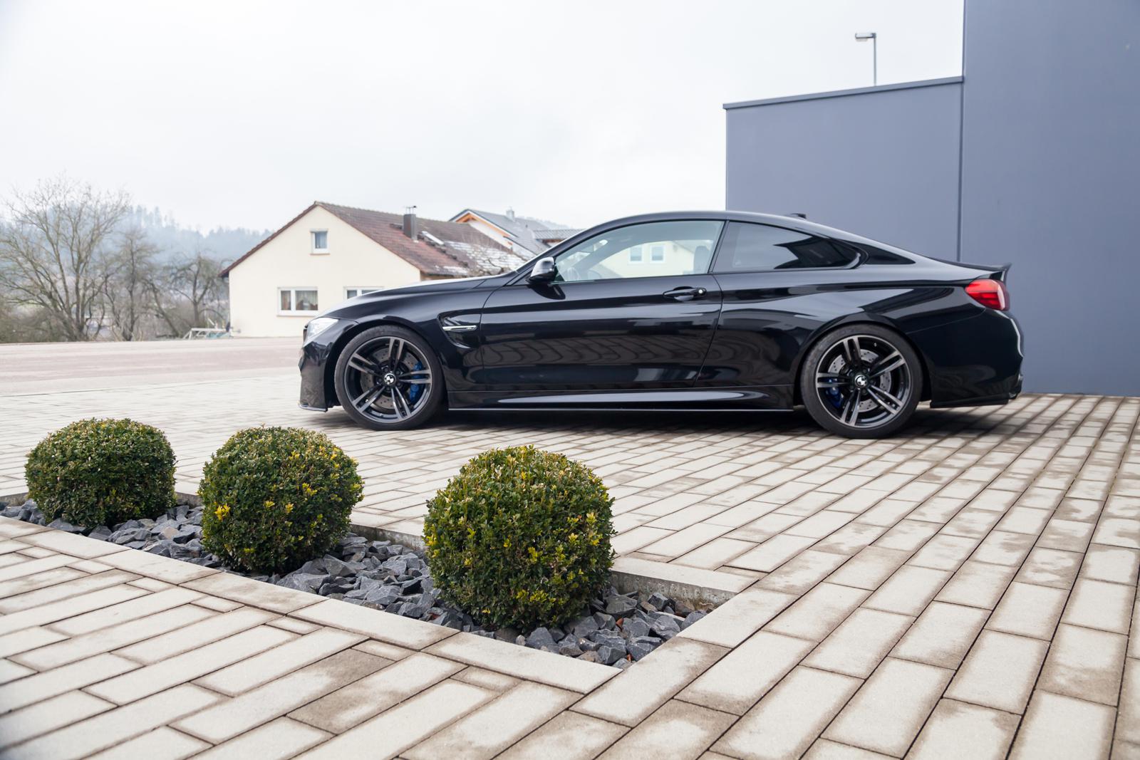 ST Coilovers ST XTA plus 3 galvanized steel (adjustable damping with top mounts) BMW 4 Coupe (F32, F82) 07/2013- (182022080D)