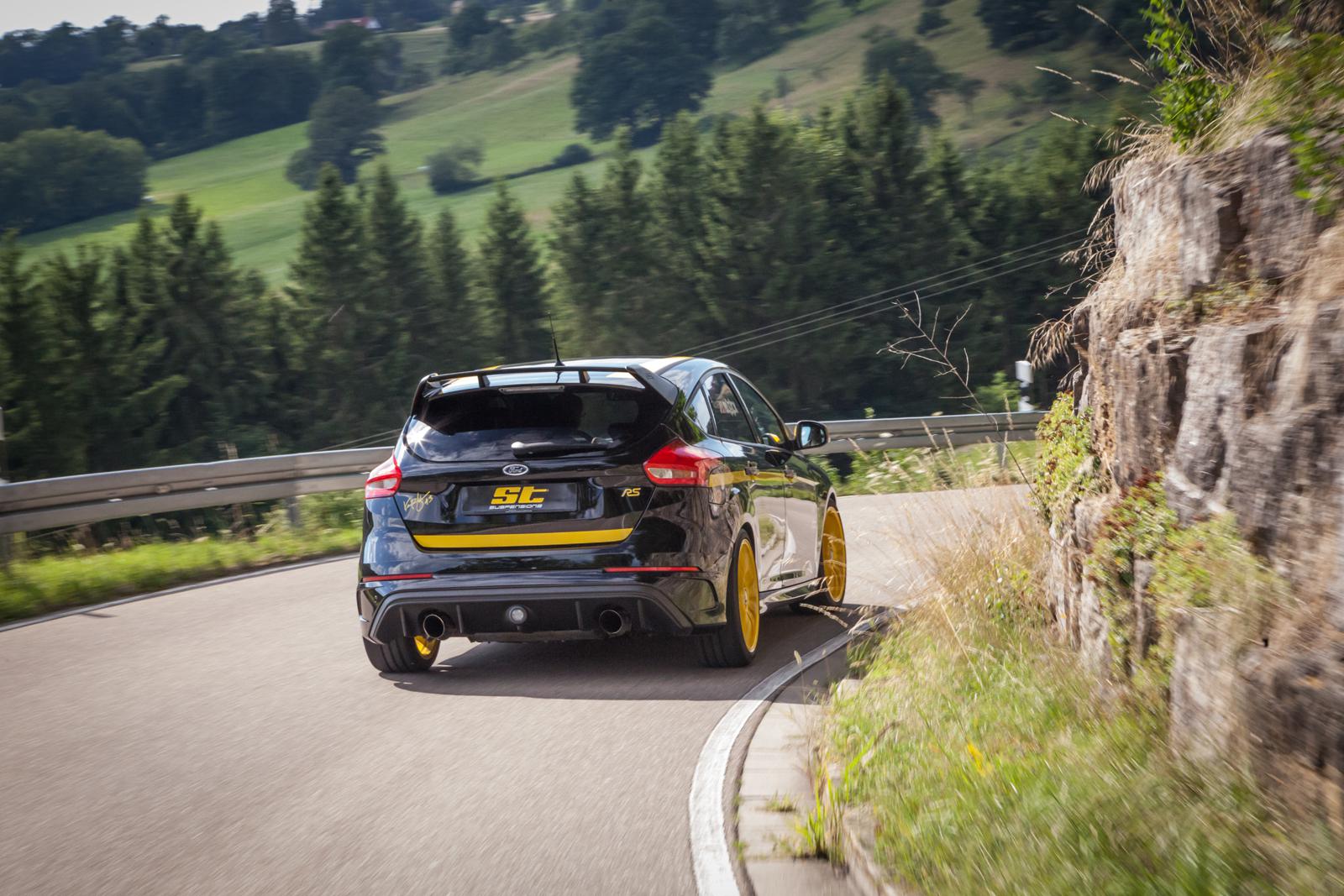 ST Coilovers ST XTA galvanized steel (adjustable damping with top mounts) FORD FOCUS III 07/2010- (18230867)