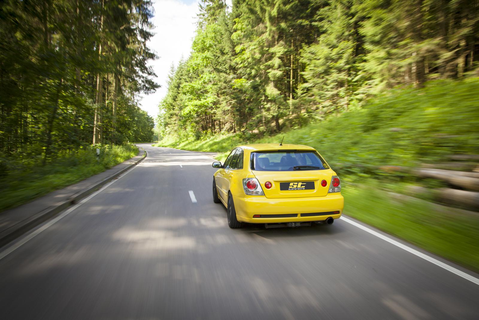 ST Coilovers ST XTA galvanized steel (adjustable damping with top mounts) LEXUS IS I (_E1_) 04/1999-07/2005