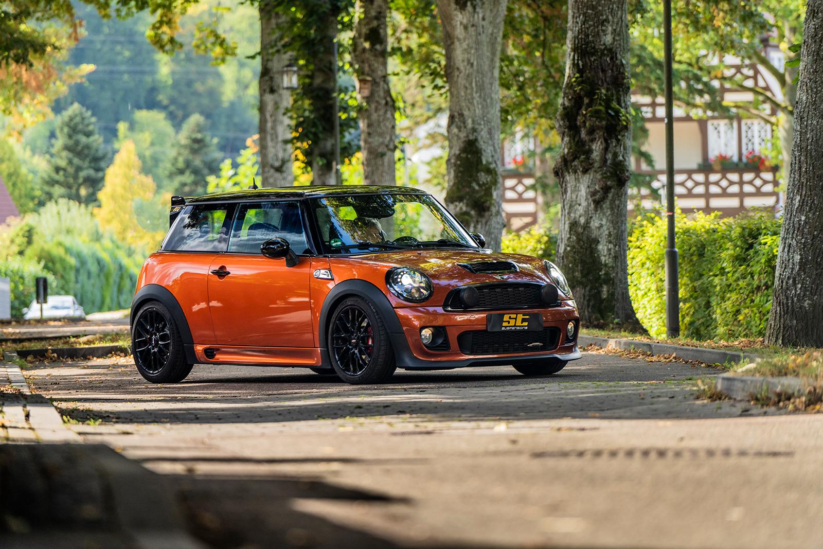 ST Coilovers ST XTA plus 3 galvanized steel (adjustable damping with top mounts) MINI (R56) 11/2005-01/2014
