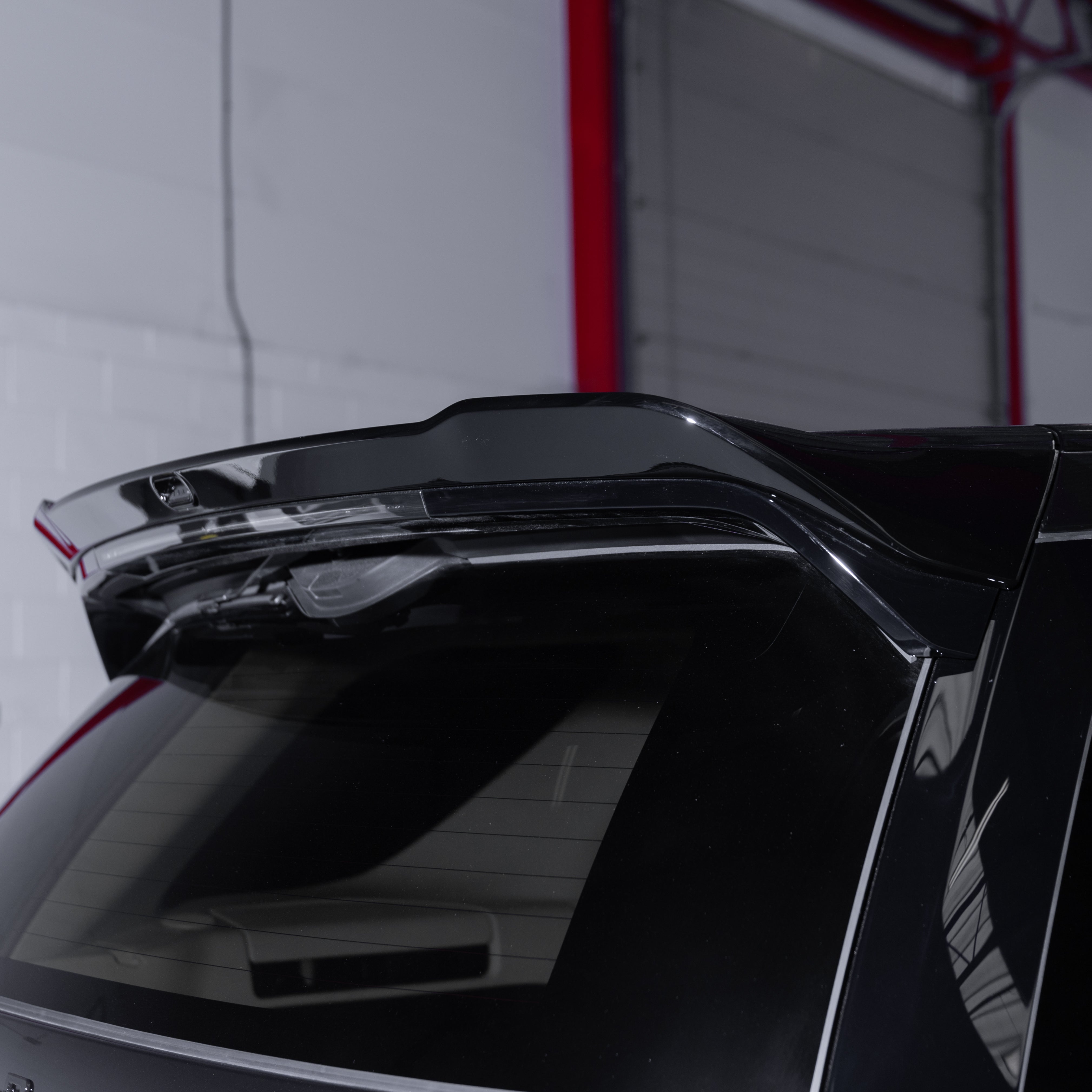 Urban Discovery 5 & 5.5 Rear Spoiler